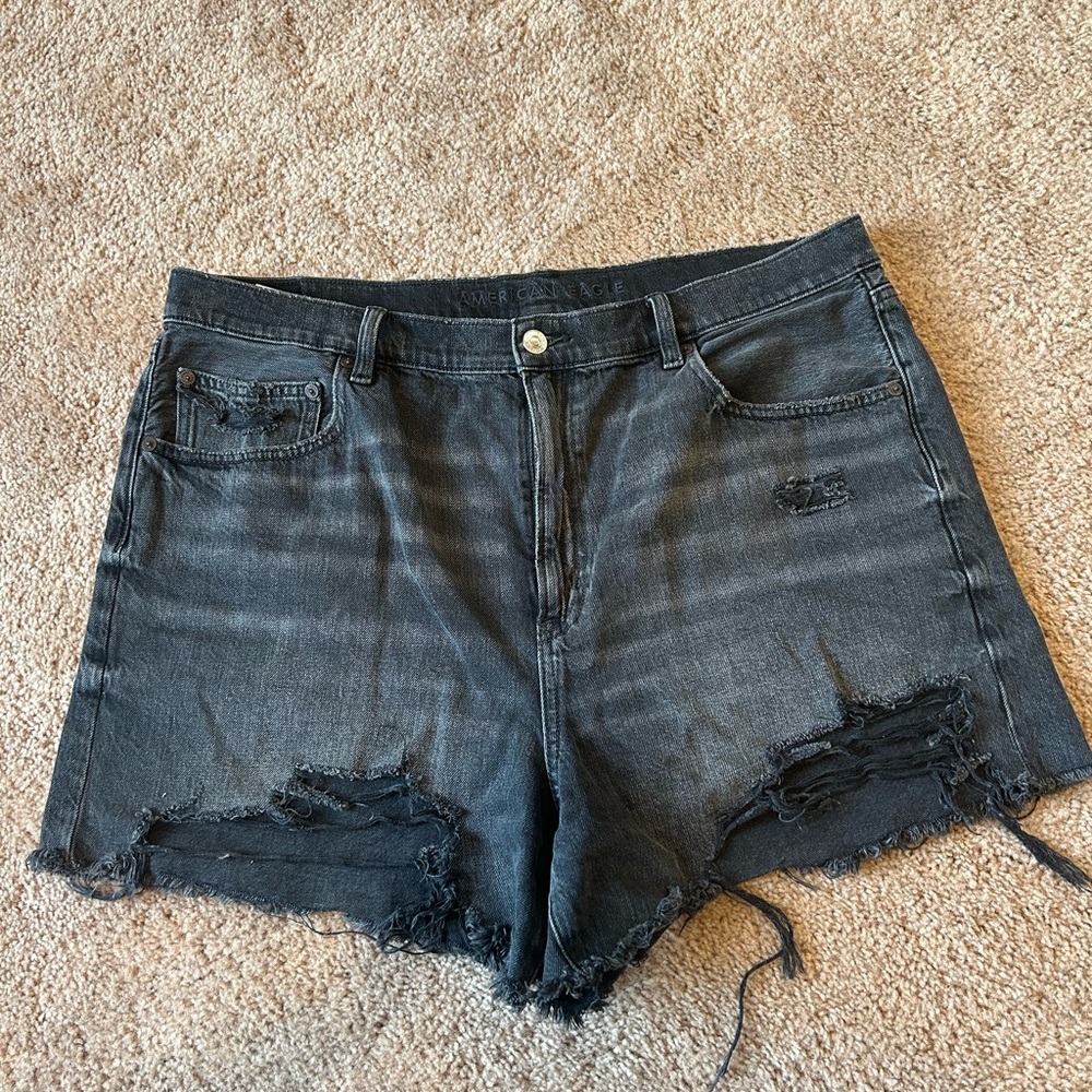American Eagle Black Highest Rise 90s Boyfriend Short